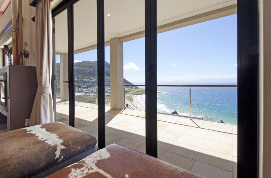 To Let 3 Bedroom Property for Rent in Cairnside Western Cape